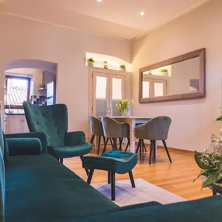 Dimora Pertusa Apartment